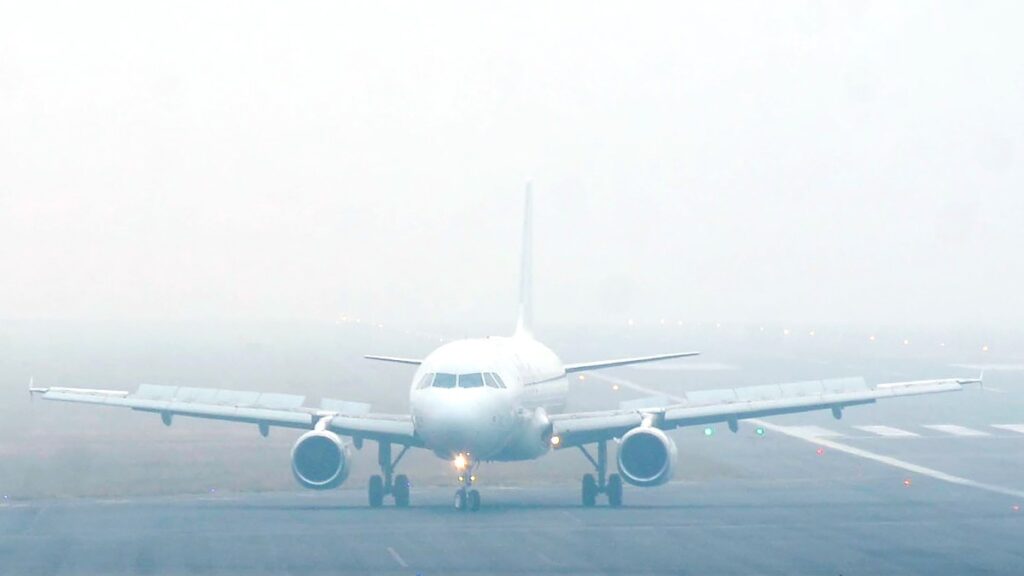 FLight landing amid fog