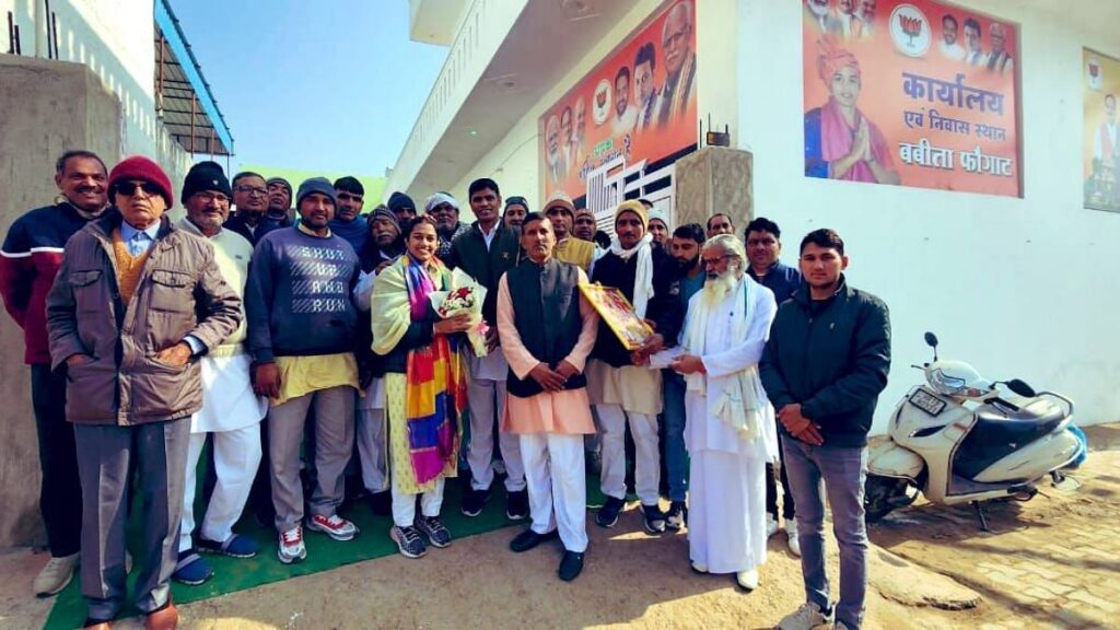 Babita Phogat with others during the ‘Milan Samaroh’ at Charkhi Dadri in Haryana