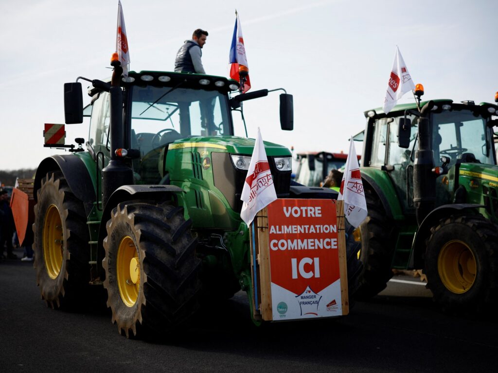 French farmers block major motorways around Paris as dispute escalates | Agriculture News