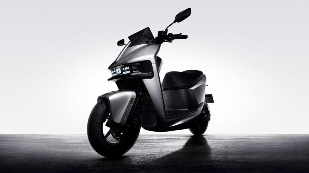 Gogoro's new flagship Pulse is a sporty, high-tech scooter