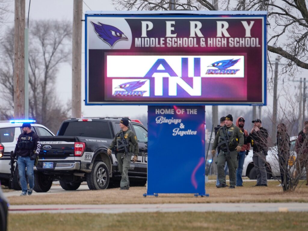 Multiple people wounded in Iowa school shooting, US authorities say | Gun Violence News