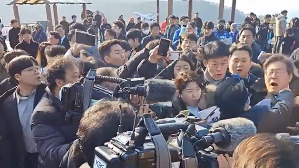 South Korean Democratic Party Leader Stabbed in Neck on Video