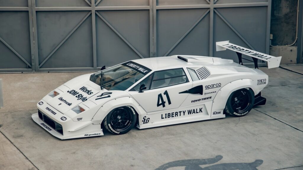 Wild Liberty Walk Lamborghini Countach revealed at Tokyo Auto Salon