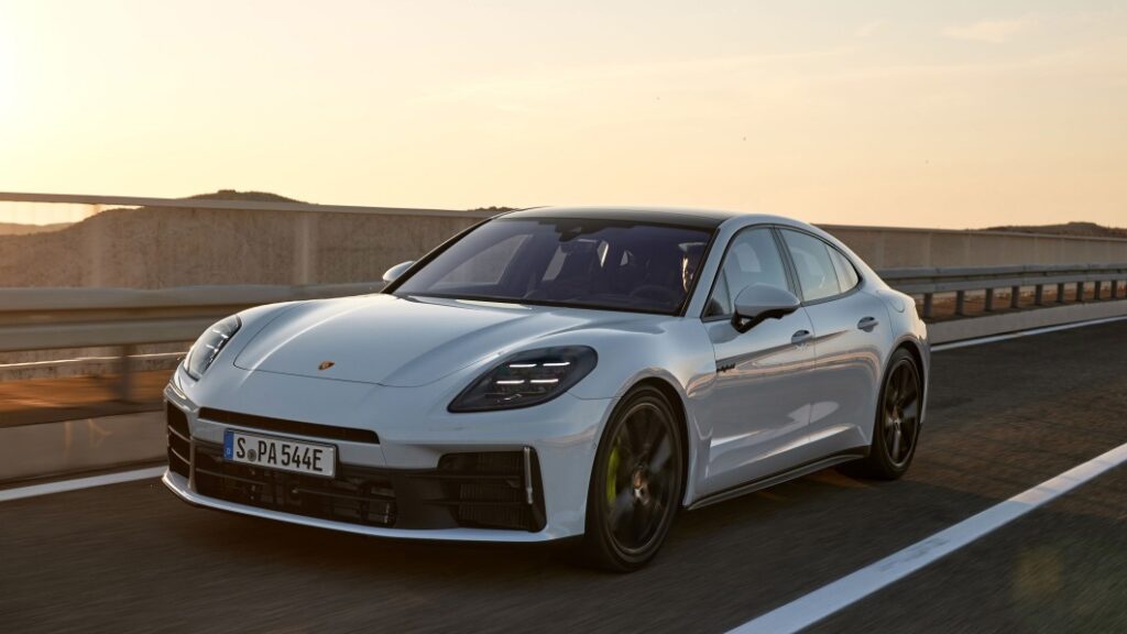 2024 Porsche Panamera 4 E-Hybrid and 4S E-Hybrid update the electrified V6