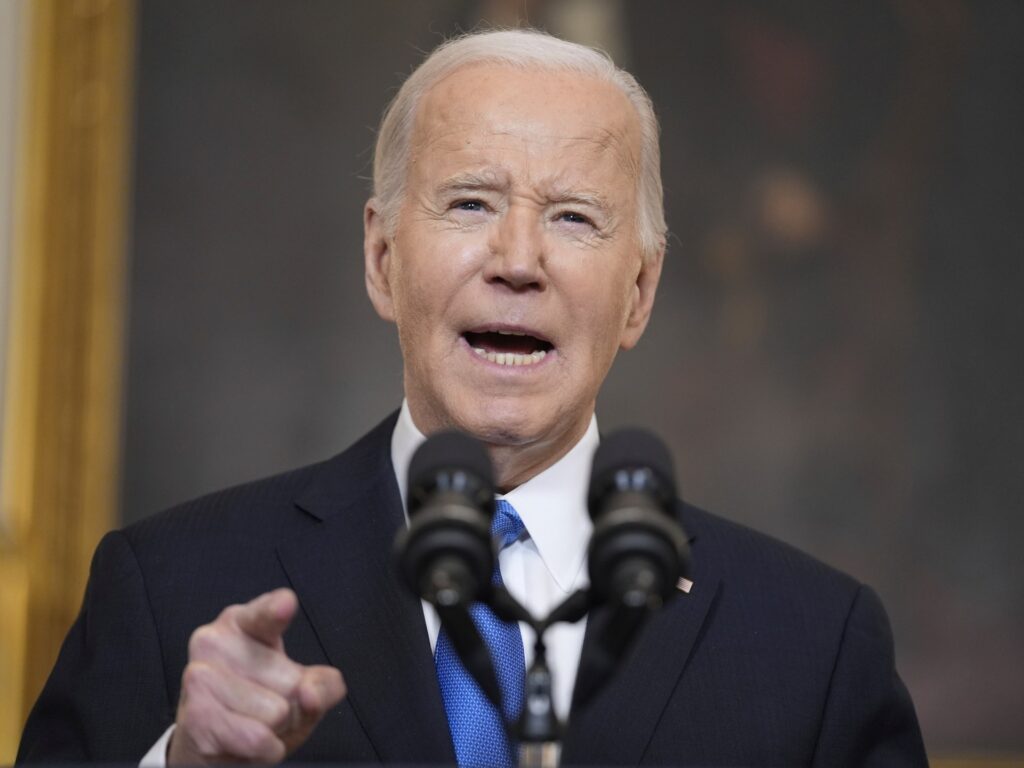 Biden says he told Zelenskyy he’s ‘confident’ US will renew aid to Ukraine | Russia-Ukraine war News