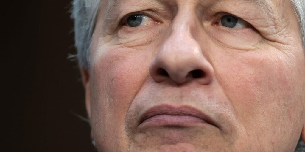 Jamie Dimon, JPMorgan Chase CEO, isn't sold on positive economic data