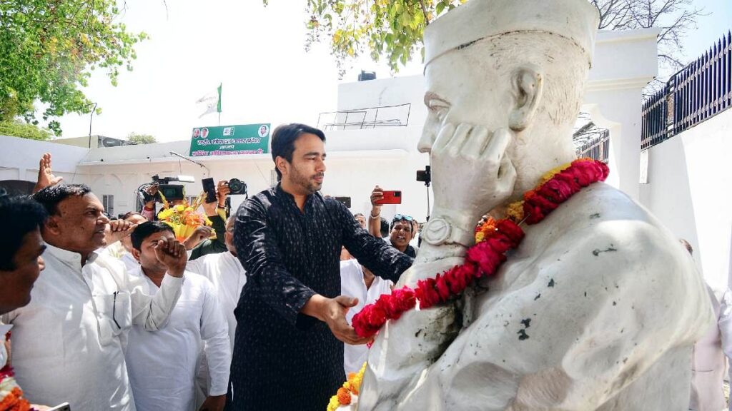 Rashtriya Lok Dal (RLD) chief Jayant Chaudhary offers floral tributes to the statue of former Prime Minister Chaudhary Charan Singh during a meeting with party MLAs, at the party office, in Lucknow, in March 2022