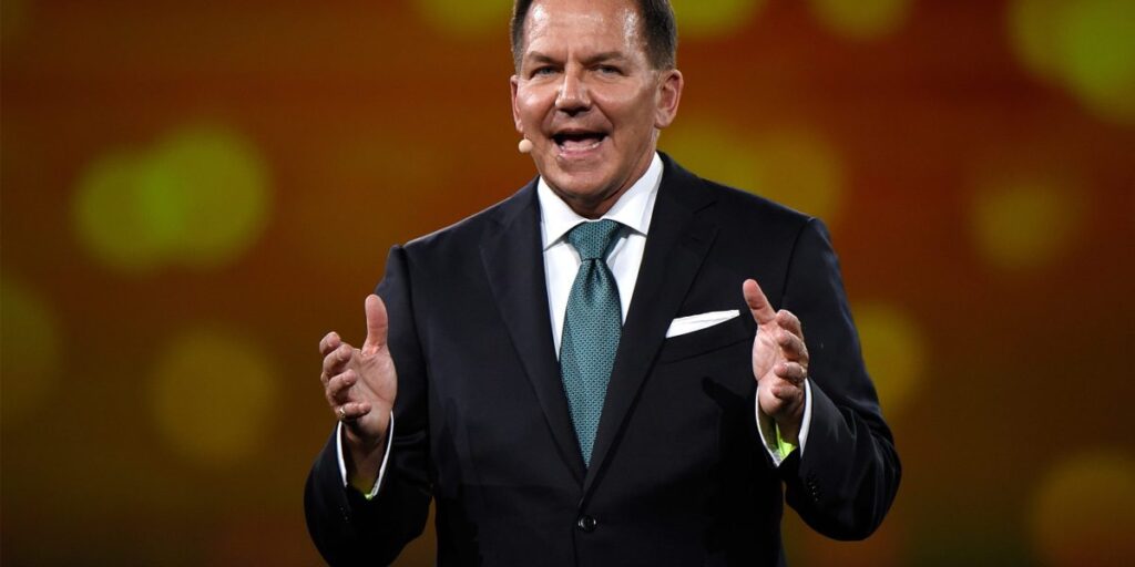 Paul Tudor Jones says a ‘debt bomb’ is about to go off in the U.S.