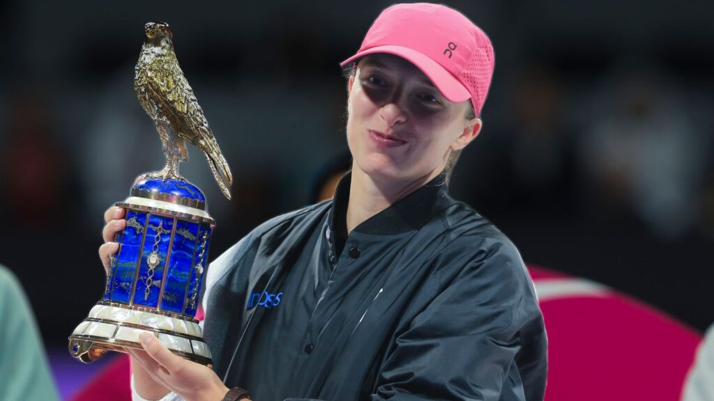 Qatar Open: Iga Swiatek beats Elena Rybakina in straight sets to seal third successive title in Doha | Tennis News