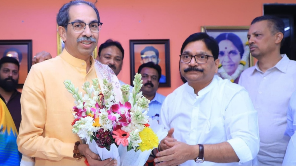 Ravindra Waikar welcoming Uddhav Thackeray at party office in Jogeshwari. (Photo: India Today)