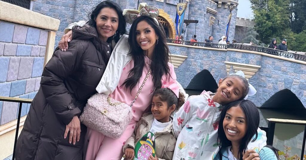 Celebs Visit Disney Theme Parks: Photos