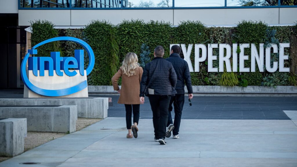 Intel drops almost 8% after chipmaker reports hefty loss in foundry business