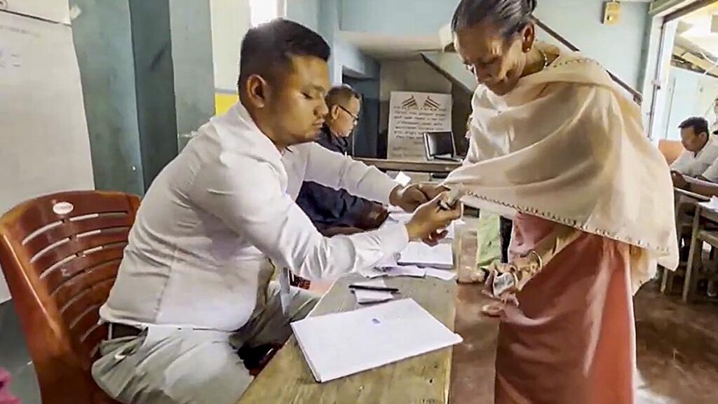 Manipur Lok Sabha repoll: 37.54% voter turnout till 11 a.m. at 11 booths