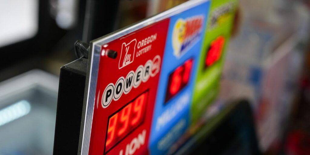 Oregon Powerball player wins $1.3 billion jackpot, beating odds of 1 in 292 million