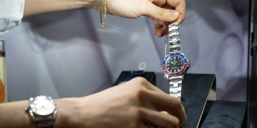 Rolex's 'Pepsi' and 'Starbucks' outperform despite a halt in the luxury watch index