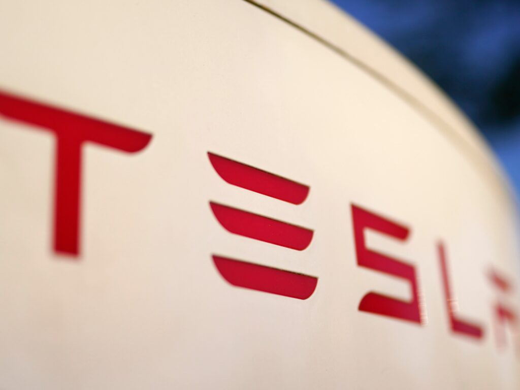 Tesla settles lawsuit over Autopilot crash that killed Apple engineer | Automotive Industry